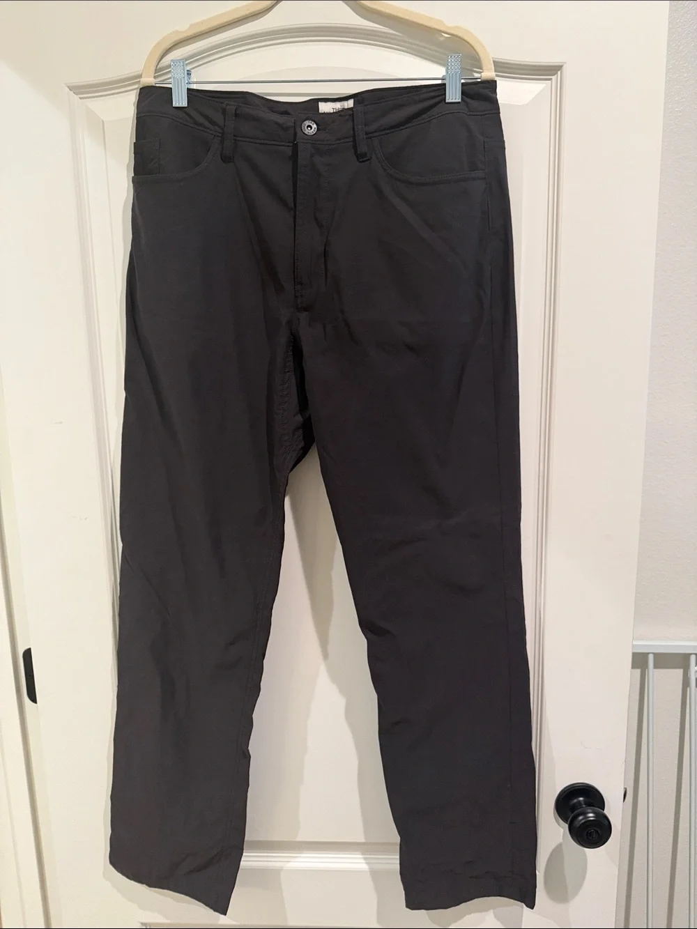 The north face men’s size 32 pants black